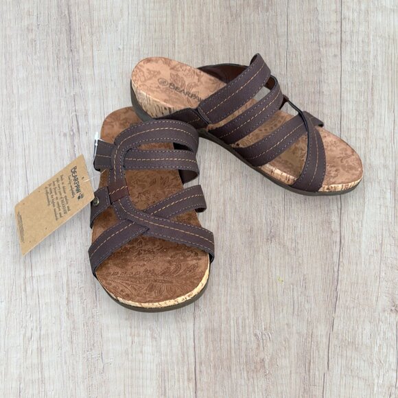 NWT BEARPAW Kai II Brown Slide On Sandals Shoes Comfort Women’s Size 7 WIDE - Picture 1 of 10
